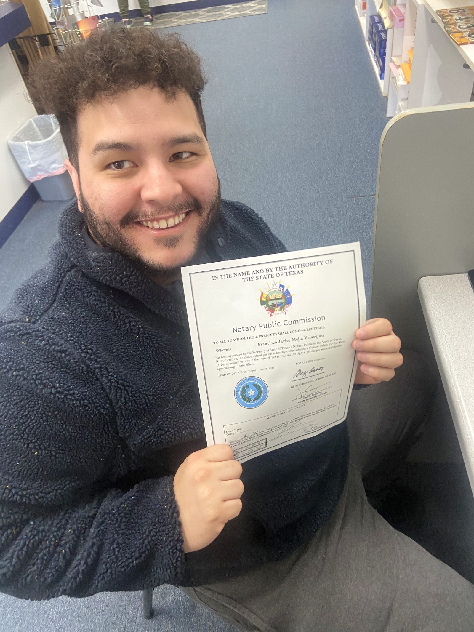 Commissioned Texas notary handling apostille documents