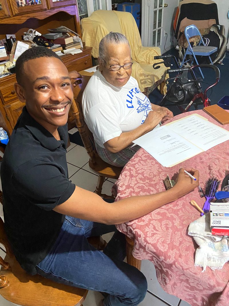In-home senior notary signing in Houston